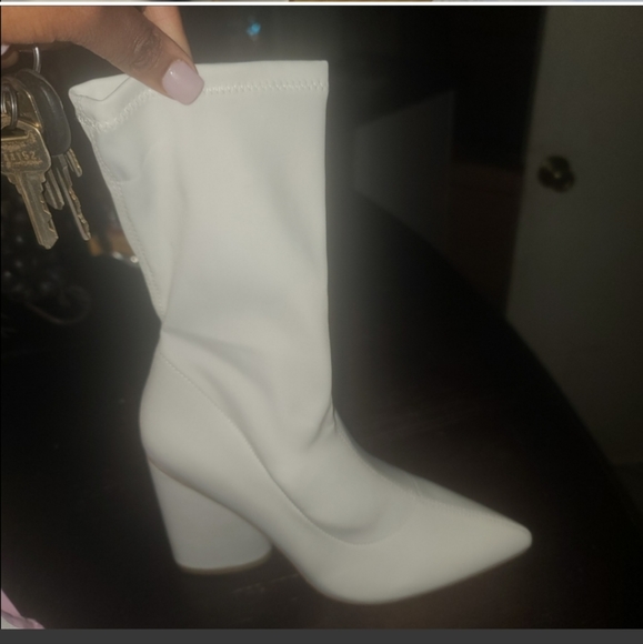 White sock boots - Picture 3 of 3